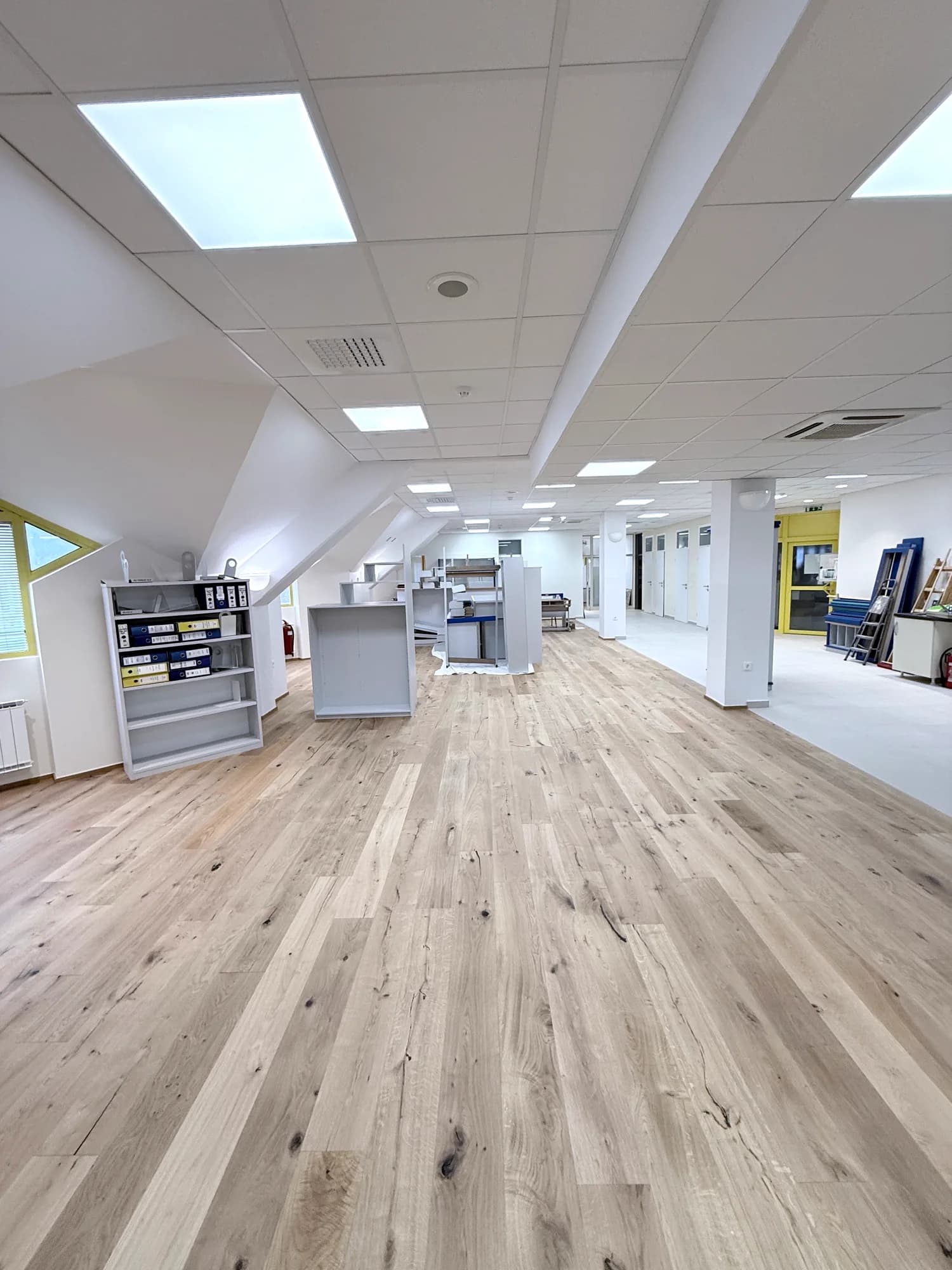 LED razsvetljava v prenovljenem prostoru Knjižnice Dravograd